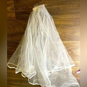 Elegant White Bridal Veil